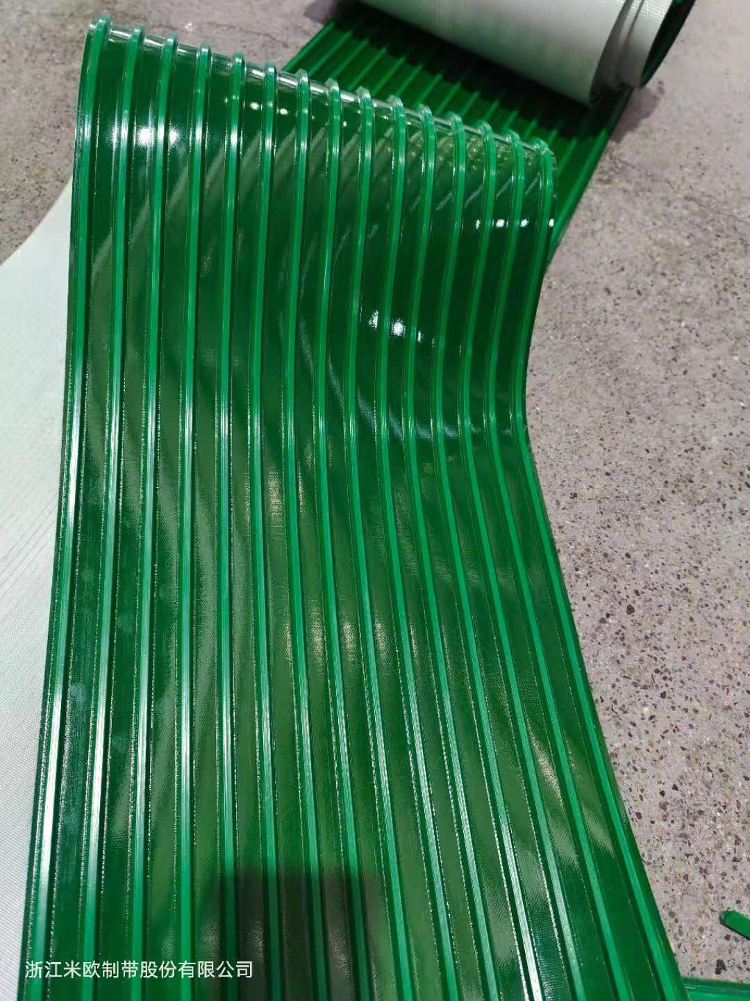 輸送機(jī)皮帶為什么老是跑偏解決辦法